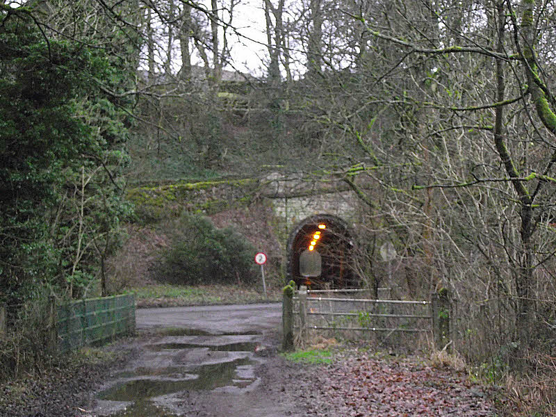 Tunnel in Manifold Valley 